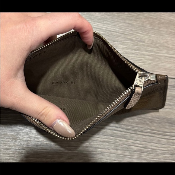 Coach Wallet - Picture 4 of 4